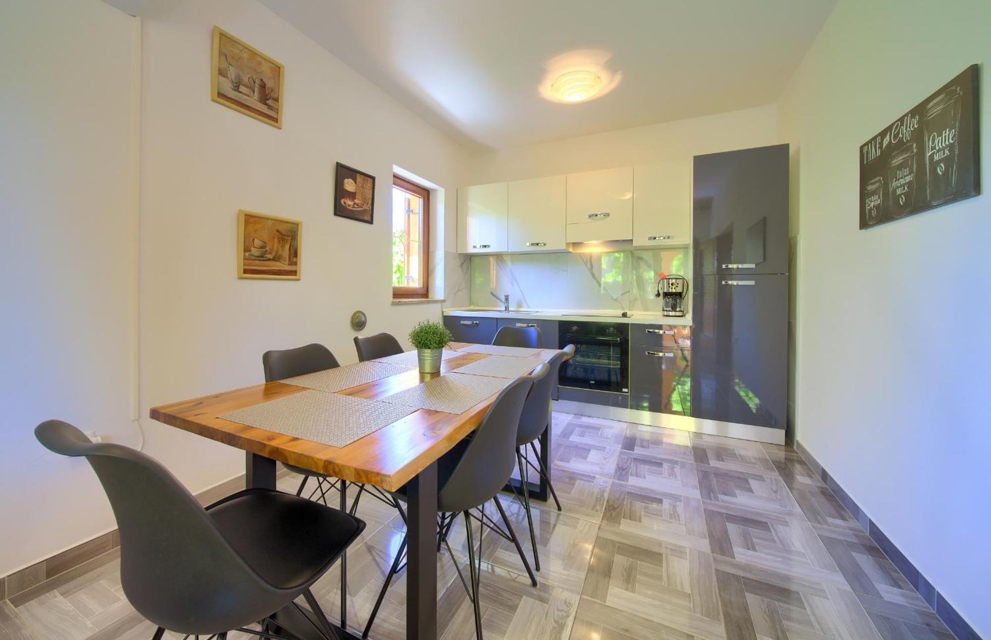 Apartment Bazina - Airconditioning, Parking, 500M From The Beach Крк Екстер'єр фото
